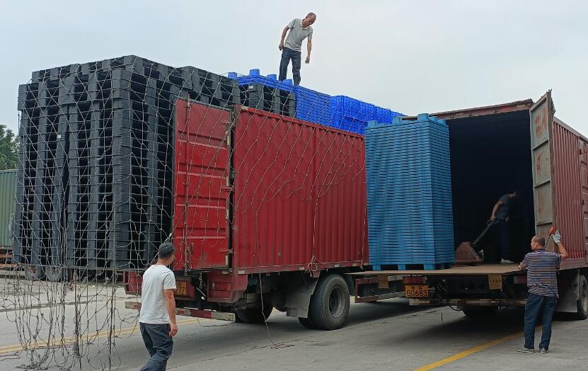 深圳塑胶卡板1100*1100*150装车发货