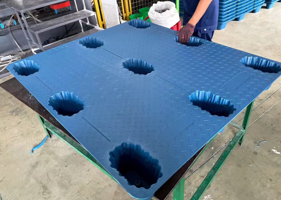 深圳吹塑卡板：9月3日工艺-6